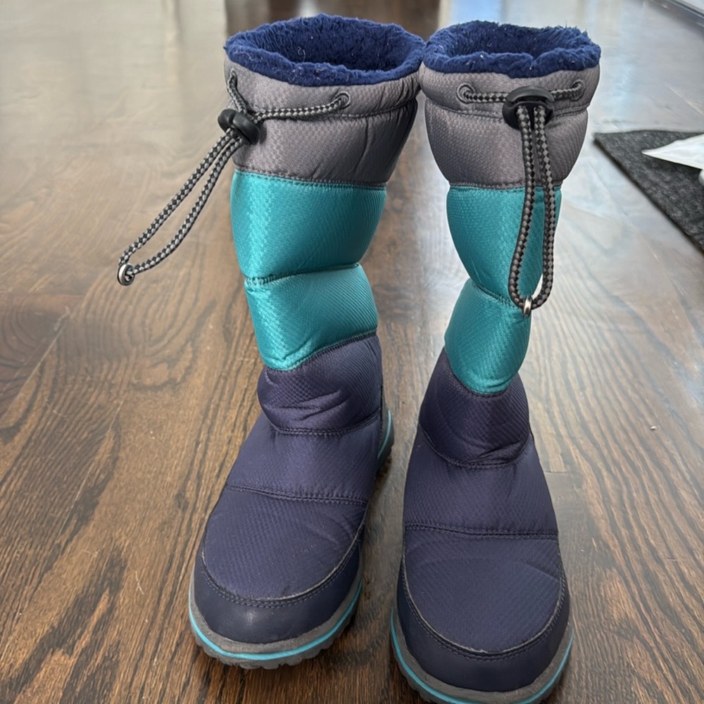 Ll Bean Ultralight Kids Snowboots size 3